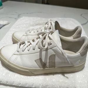 Veja Campo Sneaker white natural suede.